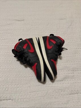 Nike Kids High-Top Sneakers in Black and Red